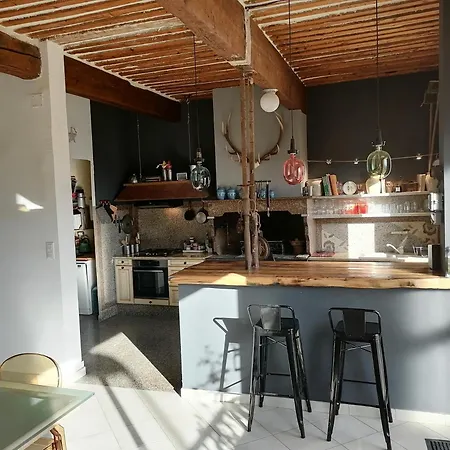 Maison Spacieuse, Chaleureuse, Wifi Et Parking Prive Cases-de-Pene